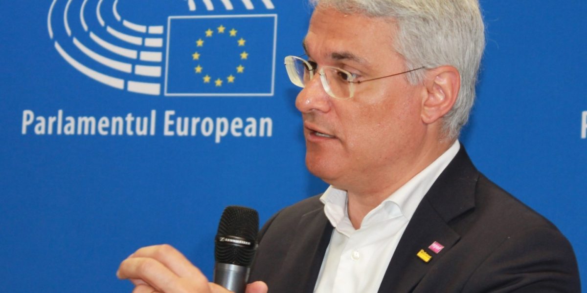 IMG_2351.jpg - ReactiveNews