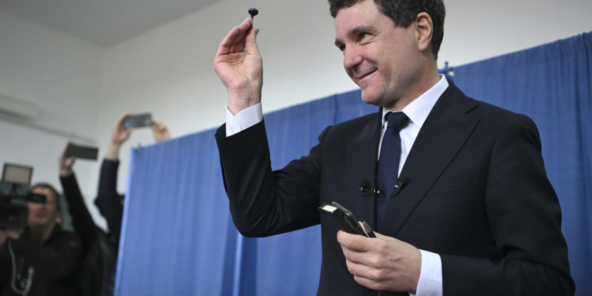 INSTANT_NICUSOR_DAN_007_INQUAM_Photos_Alex_Nicodim.jpg - ReactiveNews