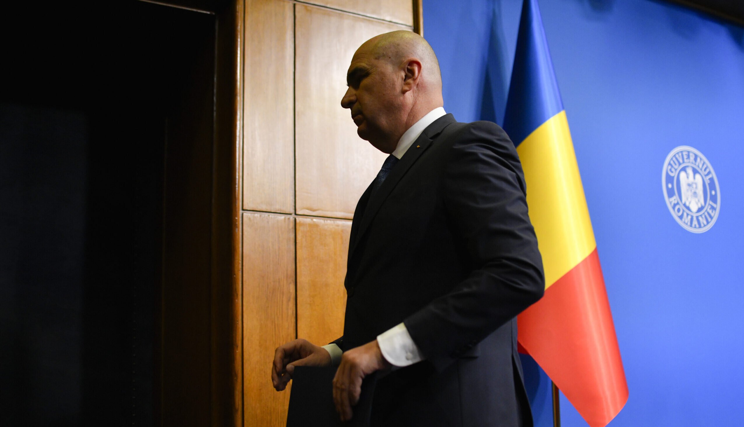 Sindicatul angajaților guvernului solicită oprirea asumării răspunderii pe reforma administrației, Bolojan fiind invitat să promoveze o guvernare echitabilă conform UDMR