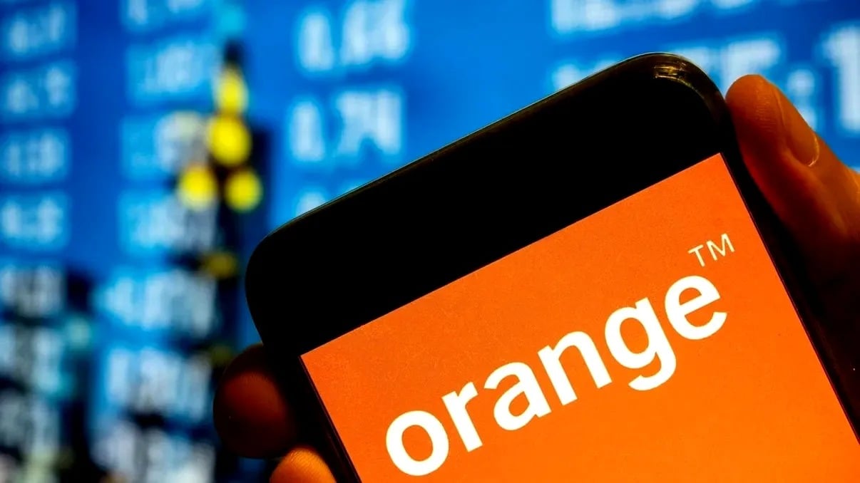 Orange aduce în România o inovație în domeniul conectivității, lansând primul serviciu de internet fix 5G+ destinat utilizatorilor casnici, care promite să schimbe modul în care românii se conectează la internet acasă