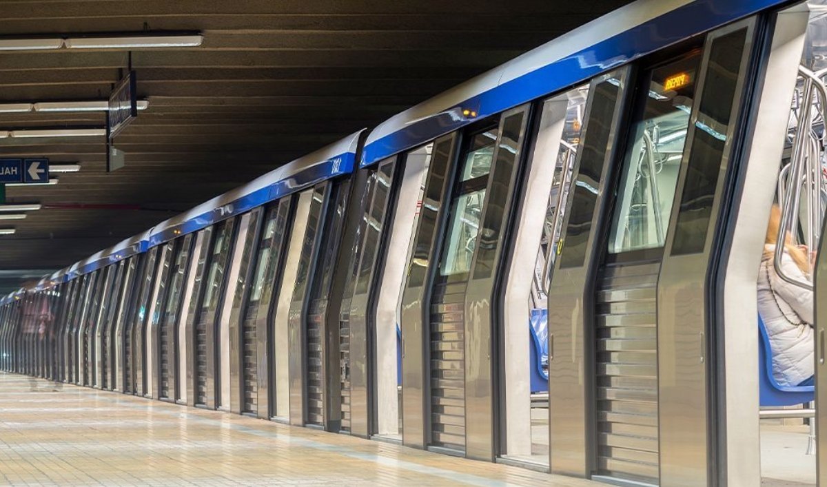 Rezistență politică și dezbateri privind extinderea metroului către comuna Berceni Discuția despre extinderea liniilor de metrou în zona București-Ilfov nu mai surprinde pe nimeni, însă modul în care este abordată această temă dezvăluie tensiuni între diferite interese și priorități