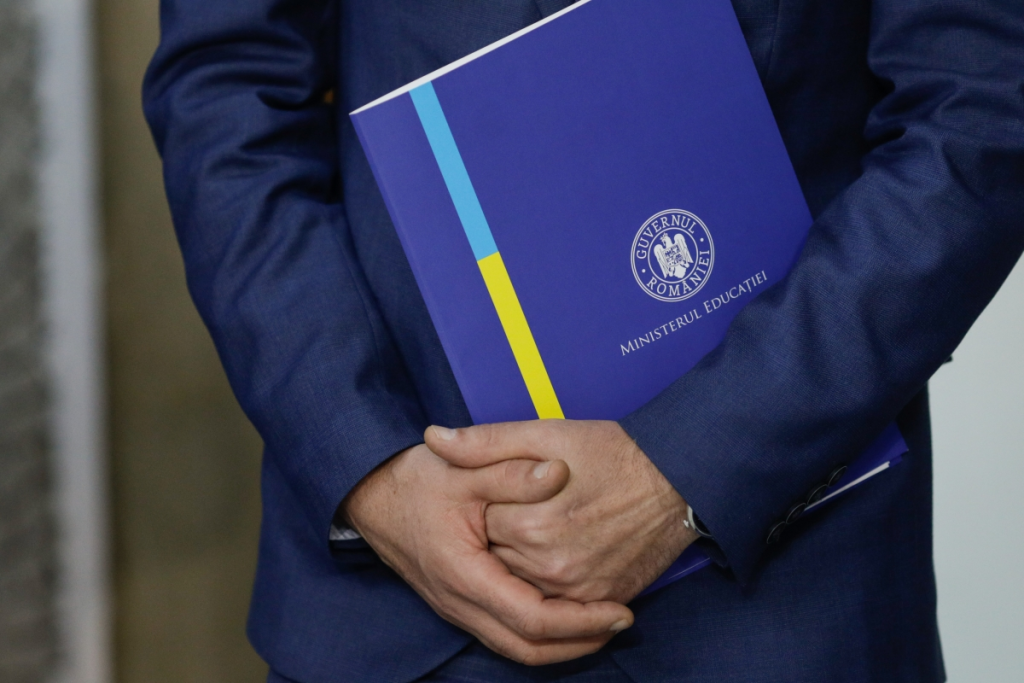 Premierul Ilie Bolojan a anunțat marți seară, după ședința extraordinară a guvernului, că va nominaliza în următoarele zile un nou ministru al Educației