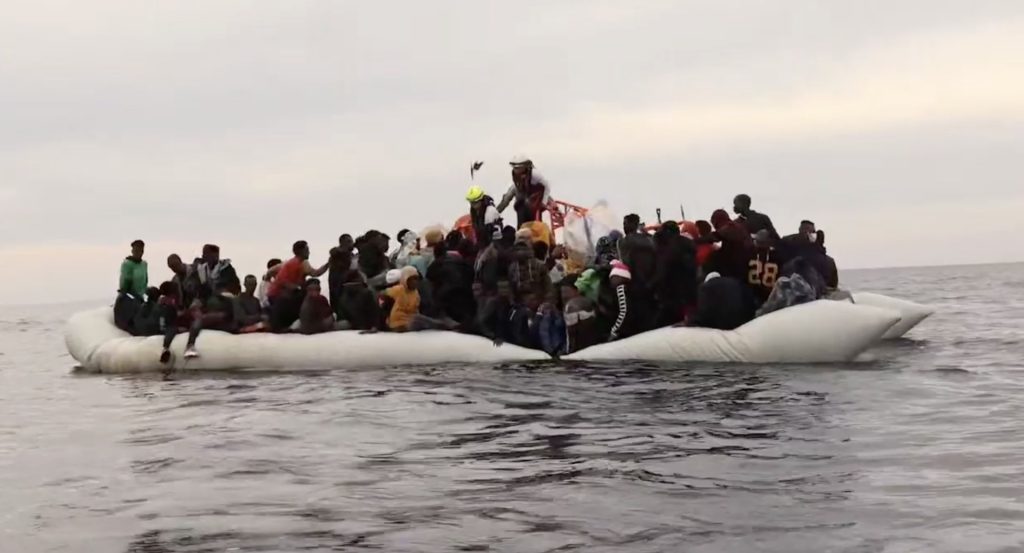 Tragedie în centrul crizei migranților din Marea Egee: 14 morți după coliziunea dintre ambarcațiune și navele de patrulare grecești O nouă tragedie zguduie flagelul imigrației ilegale în Europa, după ce, marți seară, un brutal incident a dus la decesul a paisprezece migranți, între care și câțiva copii