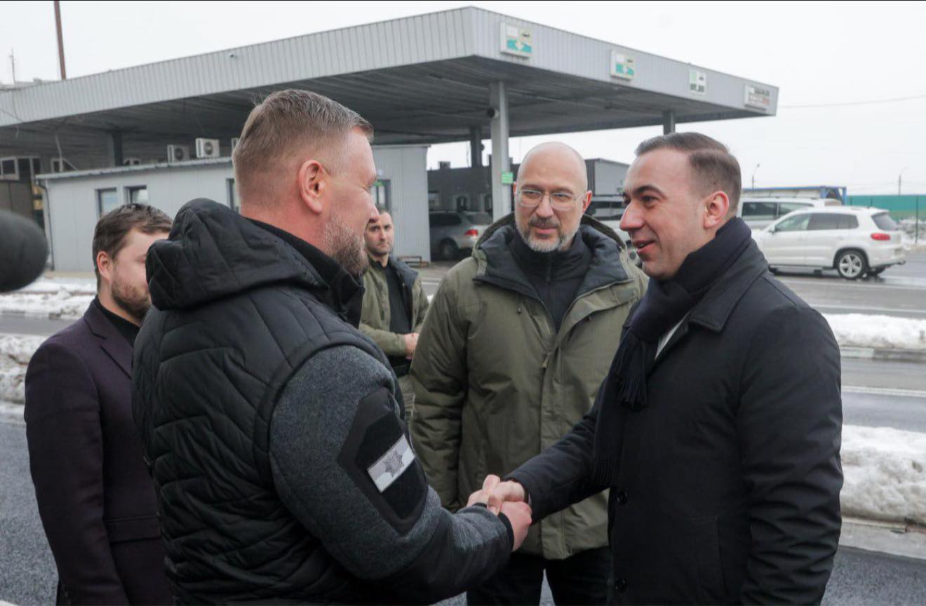 Ministrul Energiei, Bogdan Ivan, a efectuat sâmbătă o vizită la granița cu Ucraina, în cadrul unei misiuni menite să întărească cooperarea energetică dintre cele două țări, în contextul alarmant al invaziei ruse