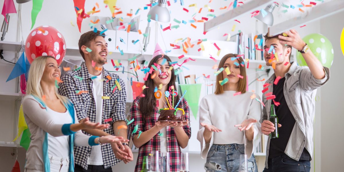 NTMxODZiYTg5ZjYyZGM3M2QyYjM2ZWFkMWYx.thumb_.jpg - ReactiveNews