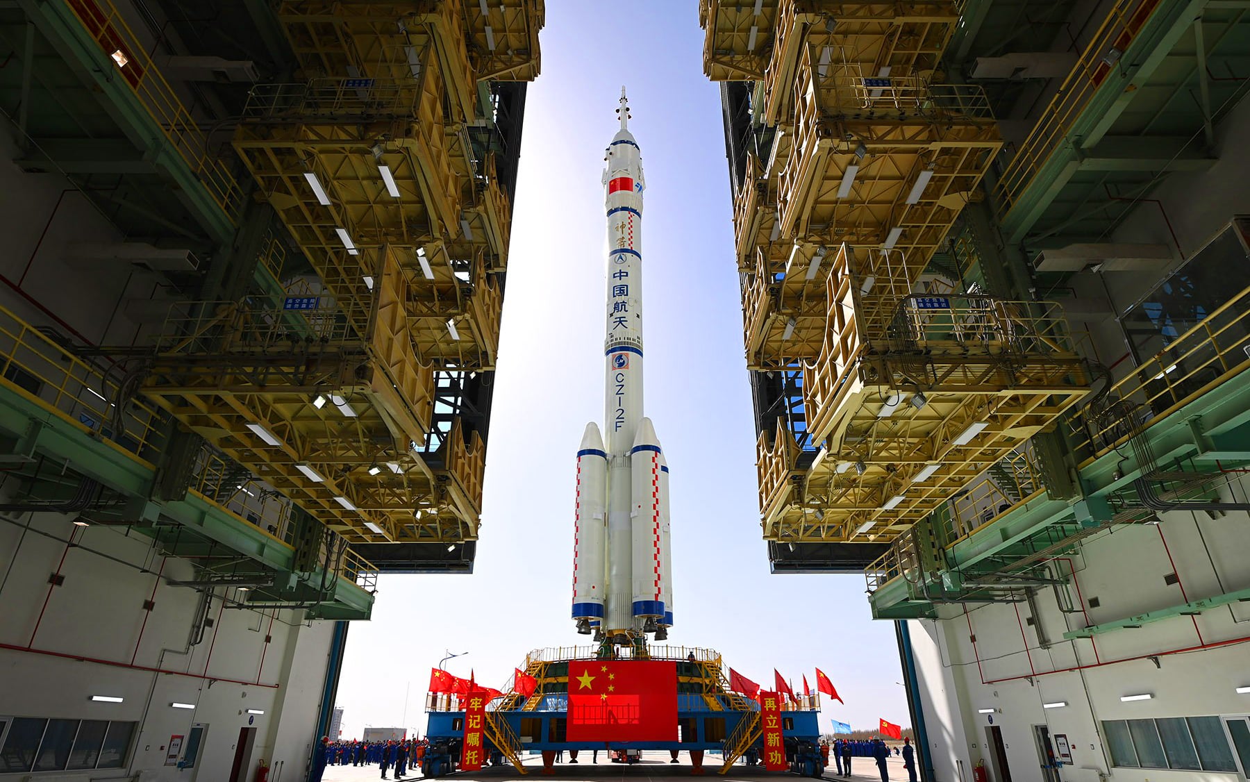 China a ieșit recent din anonimatul speculațiilor legate de planurile sale militare din spațiul cosmic, dezvăluind un proiect care pare să fie desprins din filmele science-fiction