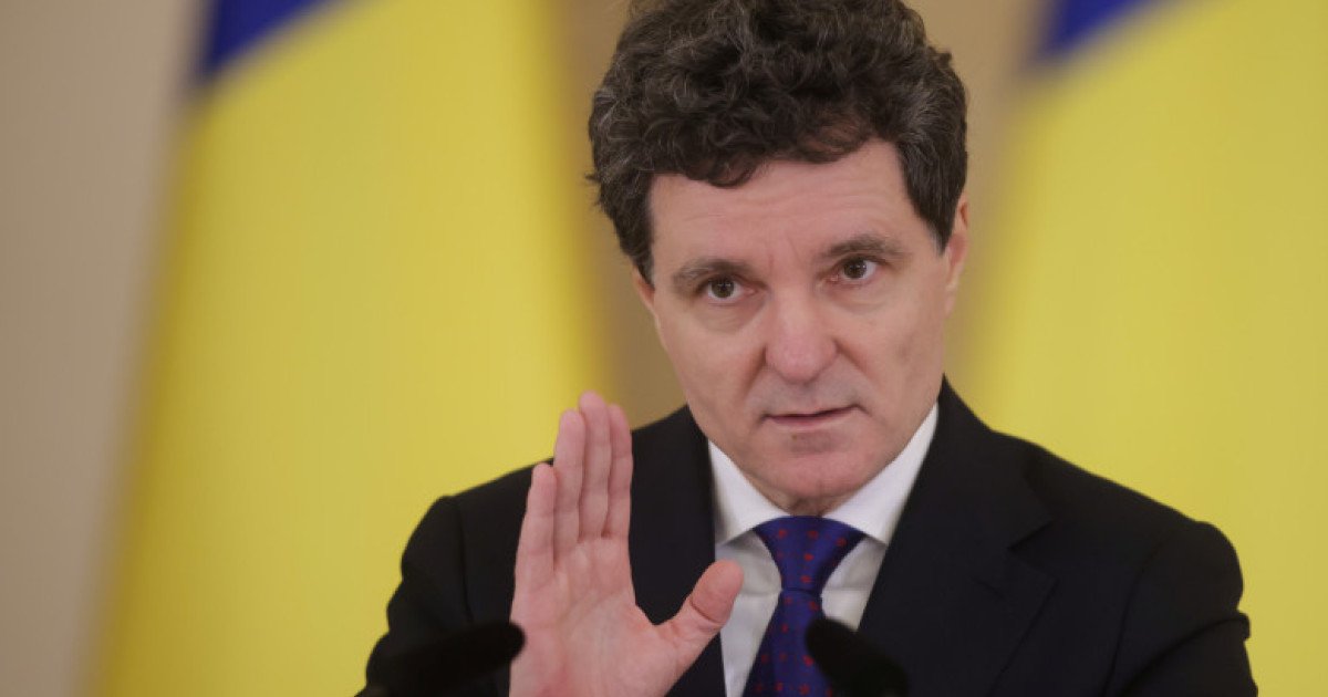 Nicușor Dan: Acuzele SUA privind influențarea alegerilor sunt contextuale Președintele Nicușor Dan a oferit o primă reacție la raportul Comisiei Juridice din Camera Reprezentanților a Statelor Unite, care sugerează că oficialii Uniunii Europene ar fi exercitat presiuni asupra rețelelor sociale pentru a influența alegerile din România