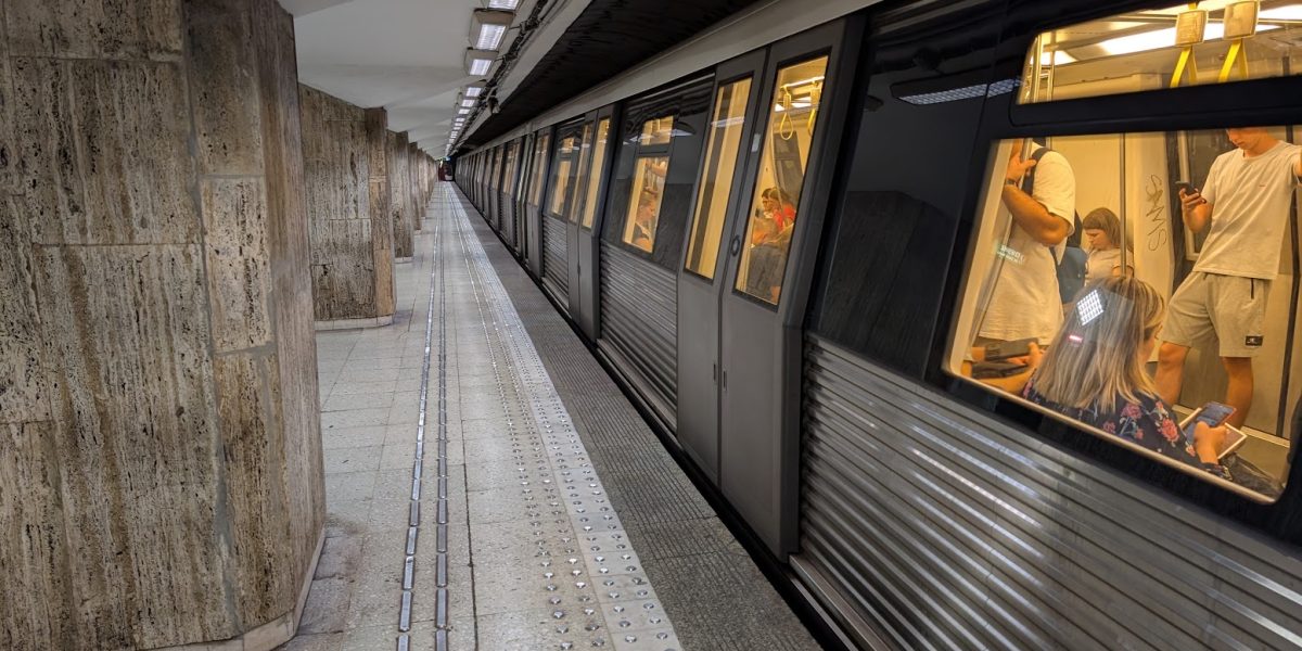 PXL_20250901_164806943.jpg - ReactiveNews