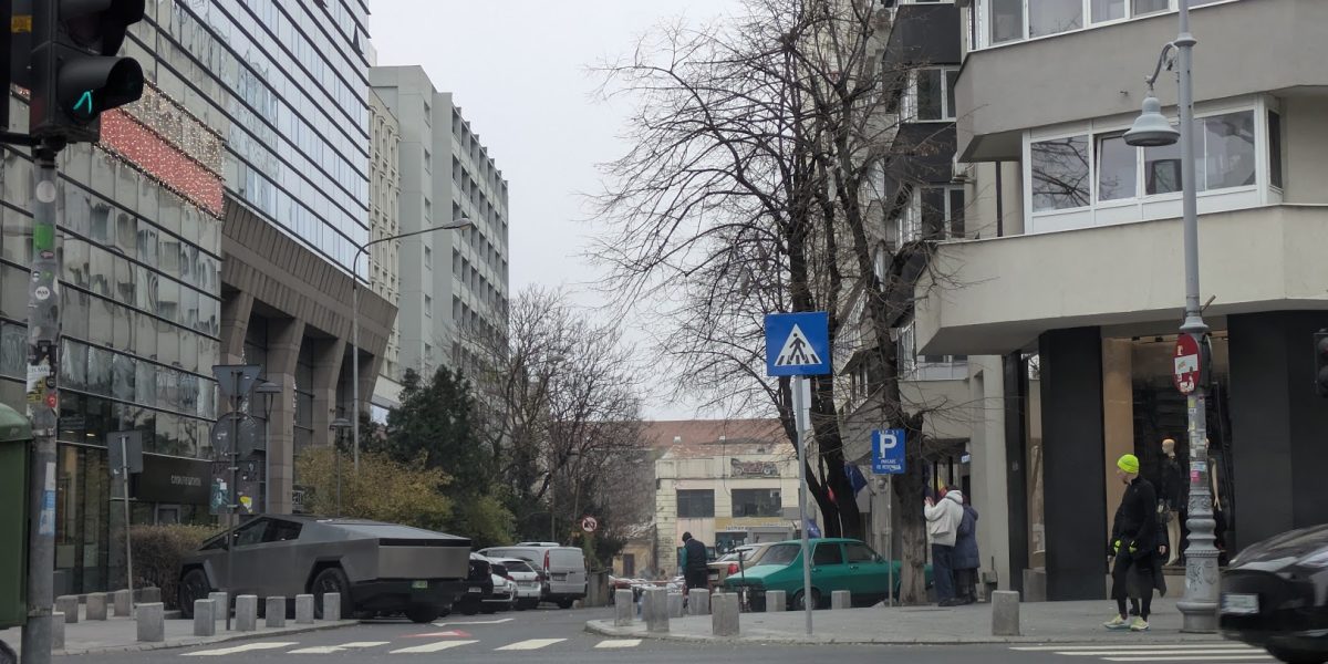 PXL_20251214_110855640.jpg - ReactiveNews