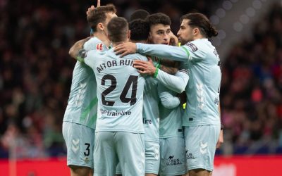 Los jugadores béticos celebran el gol de Antony en el Metropolitano (RBB)