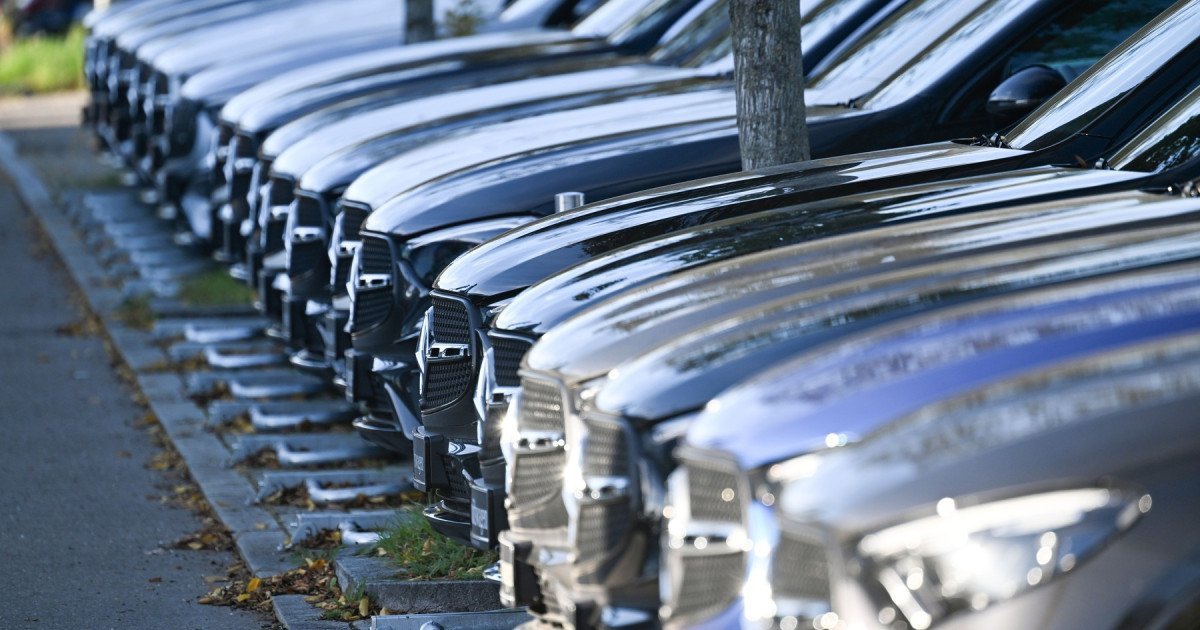 Cum ocolește Rusia sancțiunile Occidentului importând mașini din China