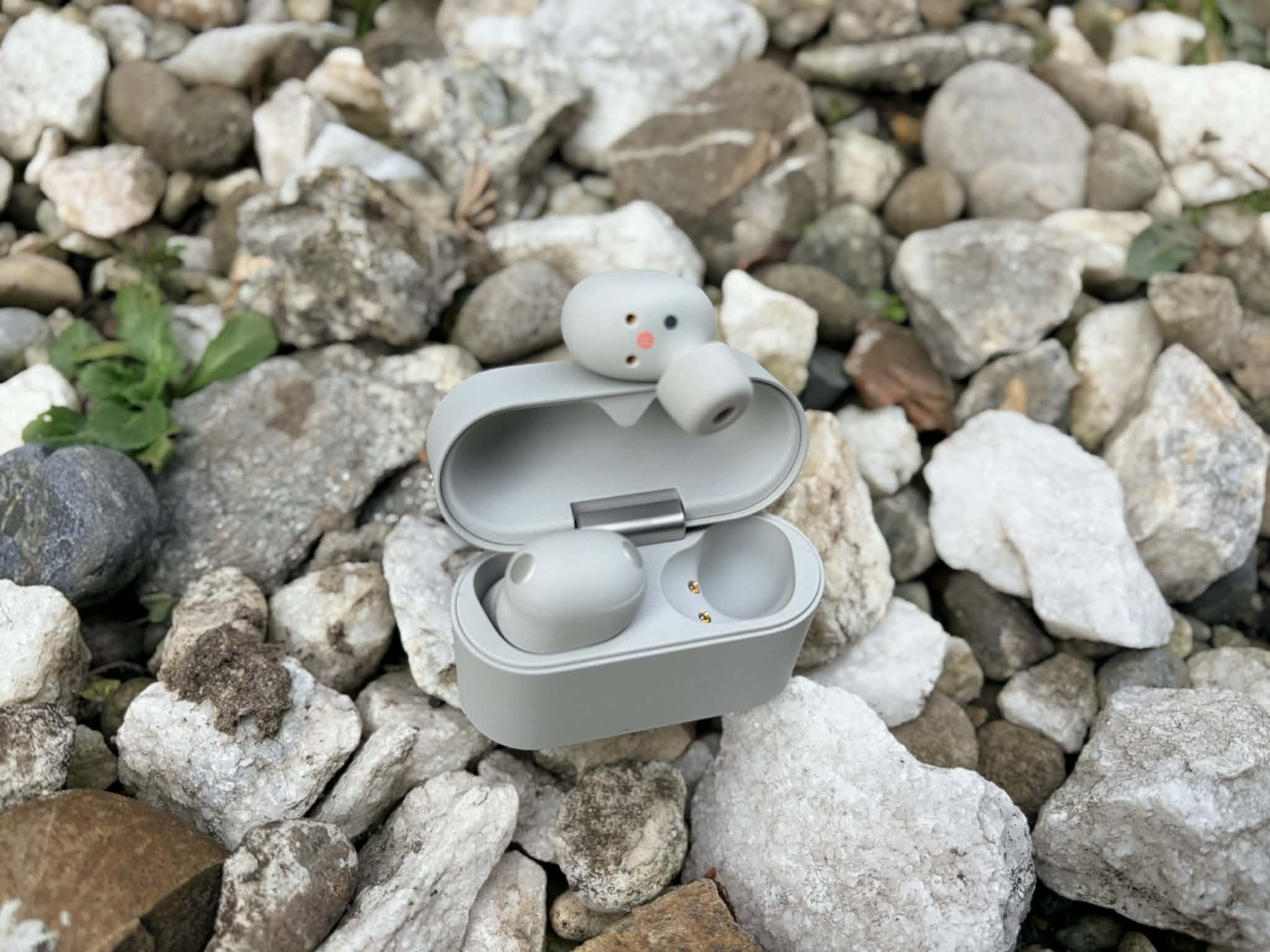 Sony lansează noile căști true wireless WF-1000XM6, o evoluție remarcabilă în segmentul premium al tehnologiei audio, confirmând angajamentul companiei japoneze de a rămâne în fruntea inovației în domeniul dispozitivelor portabile