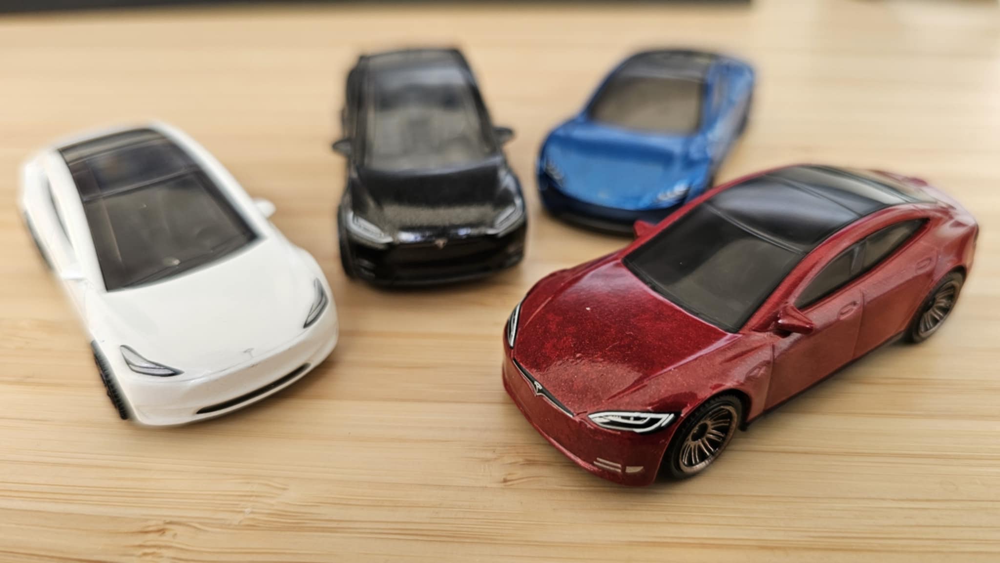 Tesla face un pas semnificativ spre clarificarea realității finanțării tehnologiei FSD, dar întârzie să ofere date precise despre câți utilizatori aleg cu adevărat să plătească pentru serviciu