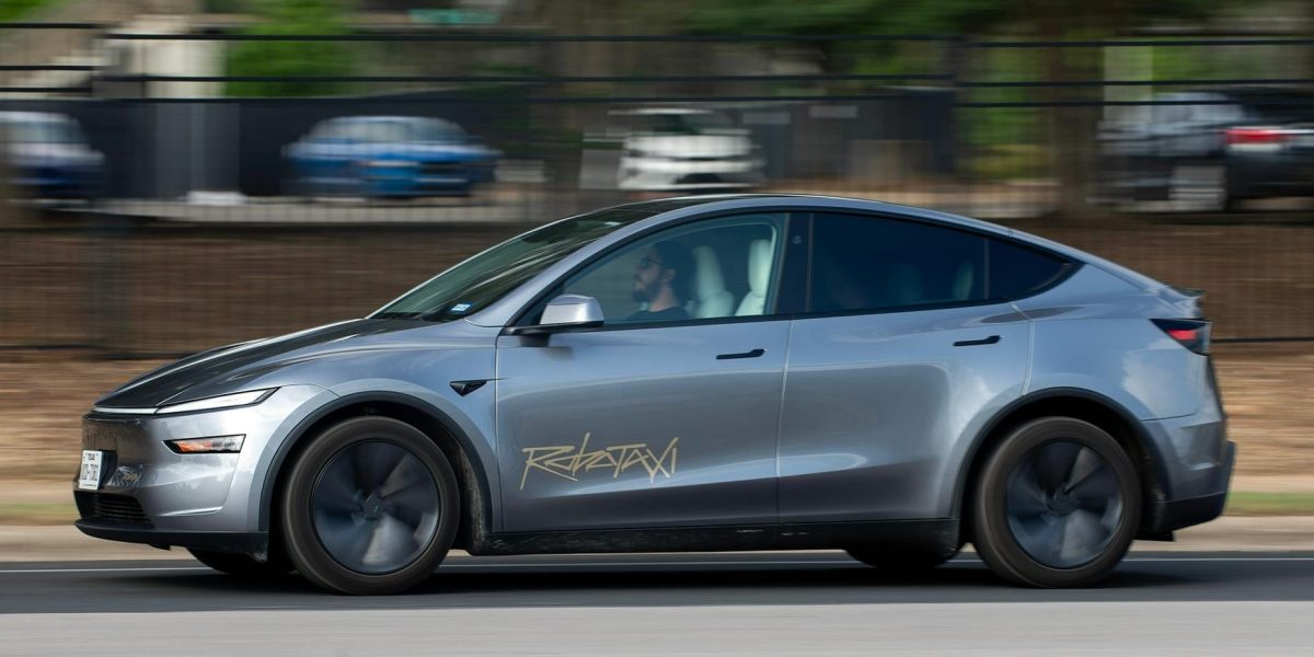 Tesla-Robotaxi-2-1.jpg - ReactiveNews