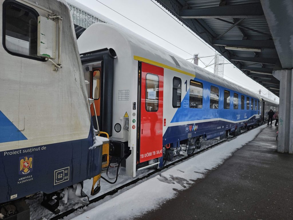 Trenurile întârzie cu până la cinci ore, trafic feroviar oprit!