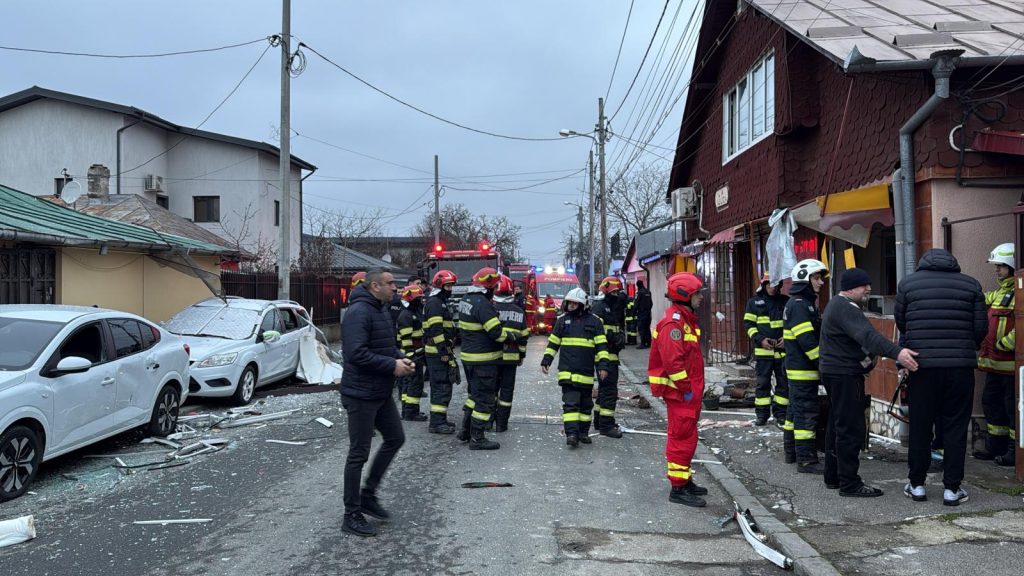 Explozie la o locuință din Sectorul 2 al Capitalei: două victime și pagube materiale semnificative O explozie spectaculoasă s-a produs sâmbătă dimineață într-un imobil din Sectorul 2 al Bucureștiului, fiind urmată de pagube materiale importante, dar fără a se produce incendiu