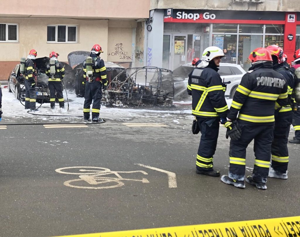 Tragedie în Sectorul 6: O femeie a murit, iar un bărbat a fost rănit într-un incendiu la o mașină electrică O tragedie s-a petrecut vineri după-amiază în Sectorul 6 al Capitalei, acolo unde un incendiu izbucnit la o mașină electrică a provocat moartea unei femei și rănirea gravă a unui bărbat, în circumstanțe încă neelucidate pe deplin