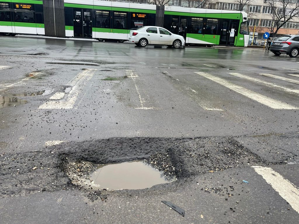 Primăriile din București primesc o sumă considerabilă de aproape 6.000 de euro, după ce Poliția Rutieră a efectuat controale în teren pentru verificarea stării drumurilor publice