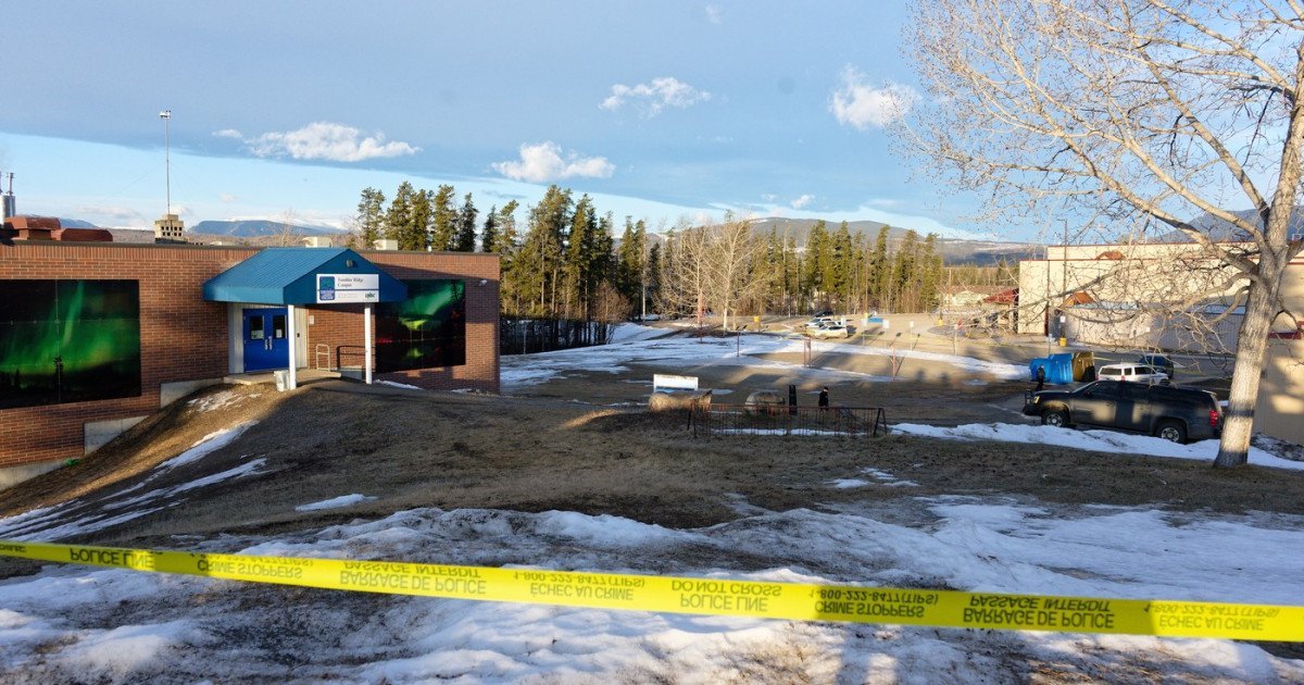 Masacrul din Tumbler Ridge: Femeia transgender în vârstă de 18 ani a comis o tragedie devastatoare Un incident tragic a zguduit Tumbler Ridge, o comunitate din Columbia Britanică, Canada, unde un atac armat s-a soldat cu nouă morți