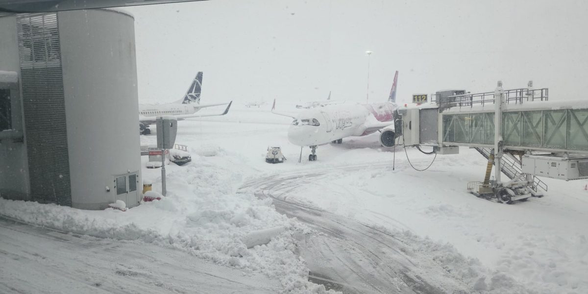 avionaeroport.jpeg - ReactiveNews