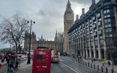 big-ben-double-decker-turisti-londra.jpg - ReactiveNews