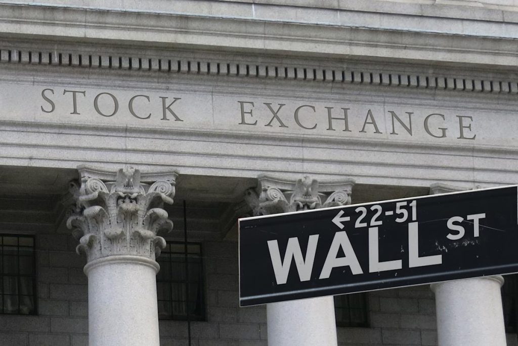 Bursa de la New York: Vacanțe și ore de închidere pentru 2026 Bursa de la New York va observa zece zile de sărbătoare în anul 2026, ceea ce va duce la închiderea pieței de capital și la unele sesiuni de tranzacționare mai scurte