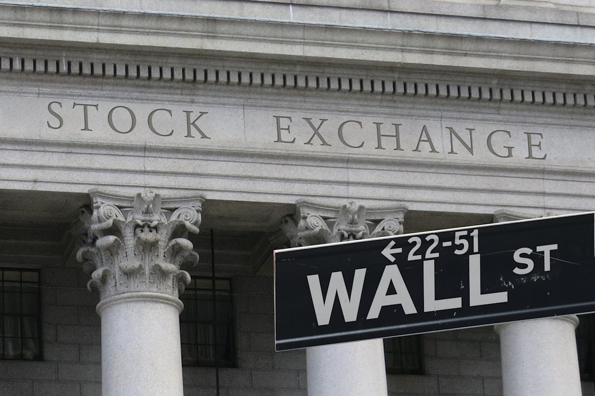 Bursa de la New York: Vacanțe și ore de închidere pentru 2026 Bursa de la New York va observa zece zile de sărbătoare în anul 2026, ceea ce va duce la închiderea pieței de capital și la unele sesiuni de tranzacționare mai scurte