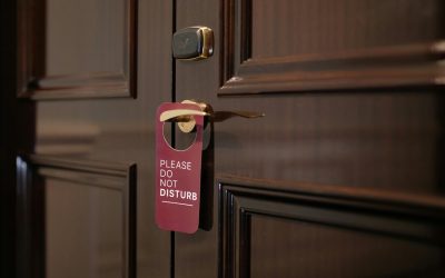 camera-de-hotel-please-do-not-disturb.jpg - ReactiveNews