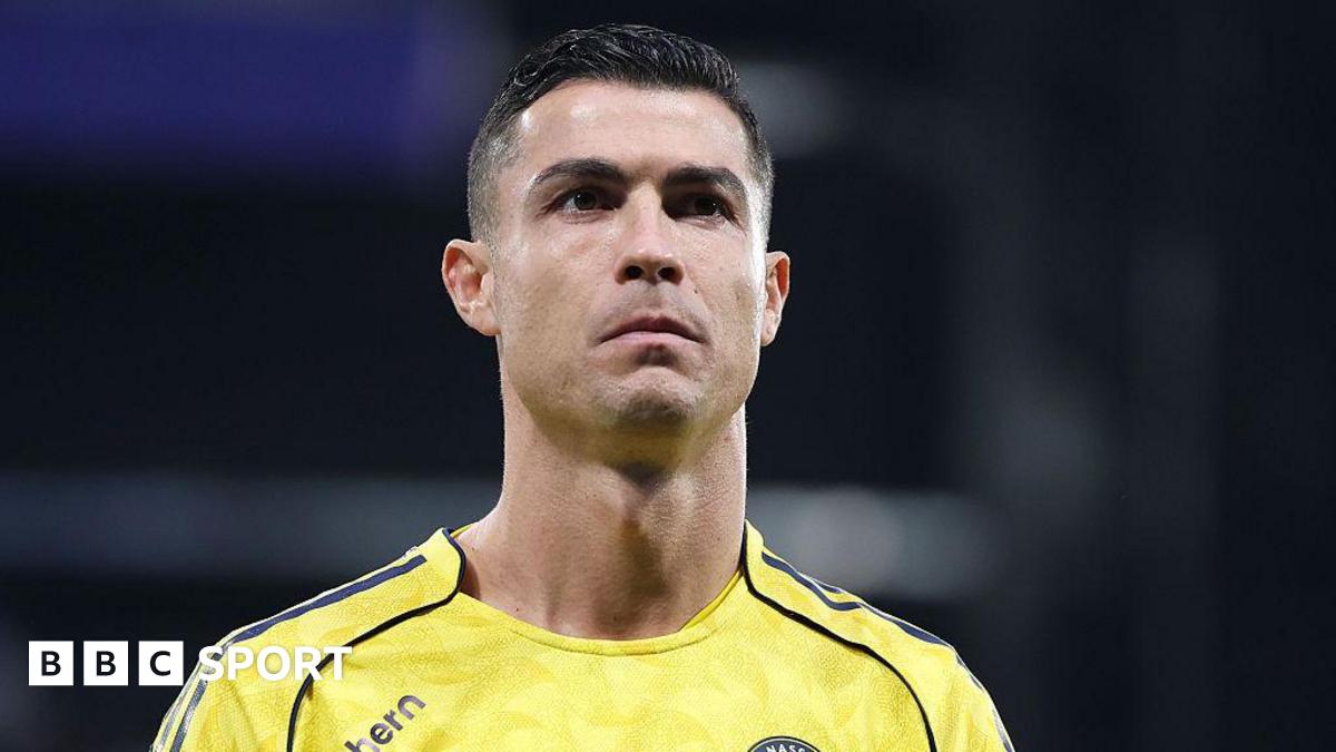 Cristiano Ronaldo, vedeta fotbalului internațional, a ajuns în centrul atenției din nou, de data aceasta din cauza frustrărilor sale legate de performanțele clubului Al-Nassr și de rivalitatea cu colegul său de generație, Karim Benzema