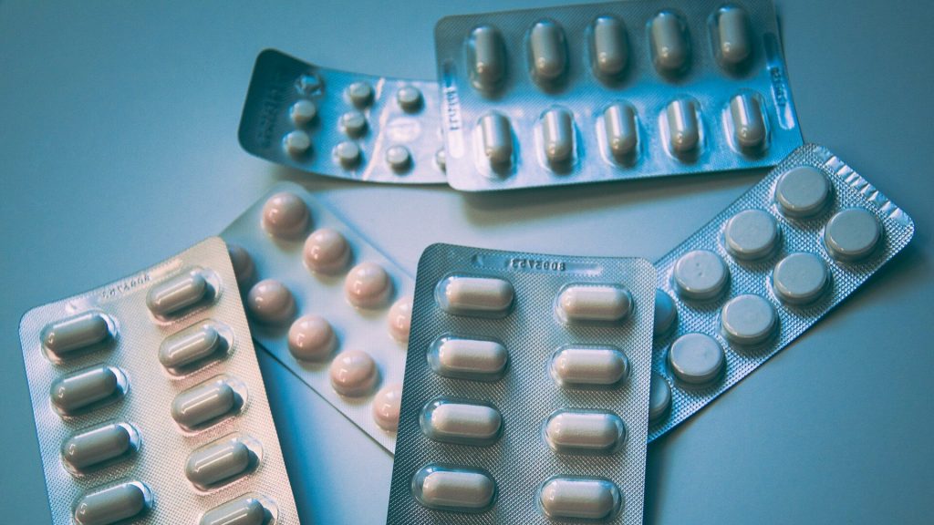 Bucureștiul face un pas important pentru gestionarea corectă a medicamentelor expirate sau neutilizate, punând accent pe responsabilitatea cetățenilor și pe obligațiile legale ale instituțiilor de sănătate