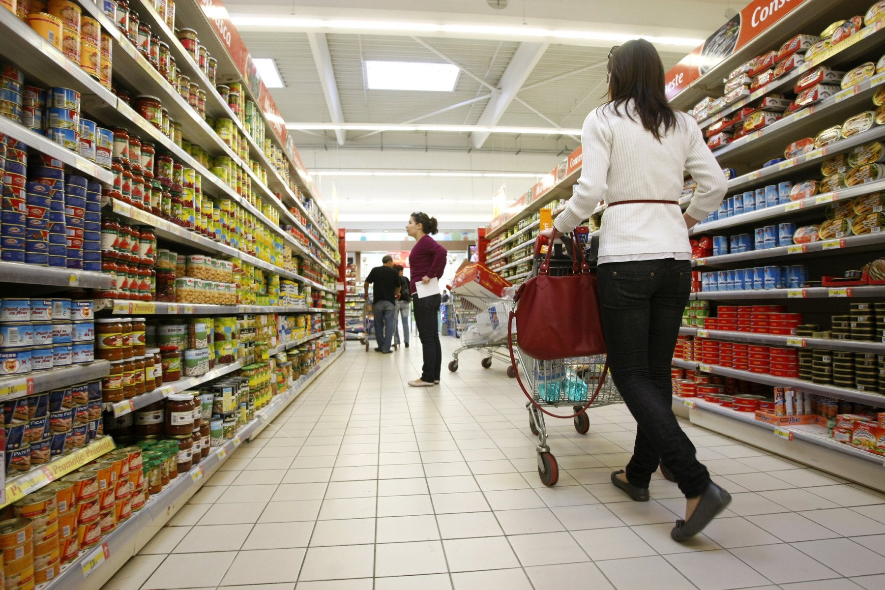 Ministrul Agriculturii propune plafonarea prețurilor la alimente dacă inflația depășește 5%
