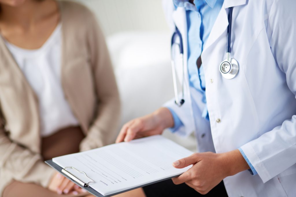 Parlamentarii USR pregătesc o inițiativă legislativă menită să reformeze modul în care sunt tratate concediile medicale pentru persoanele cu boli cronice în România