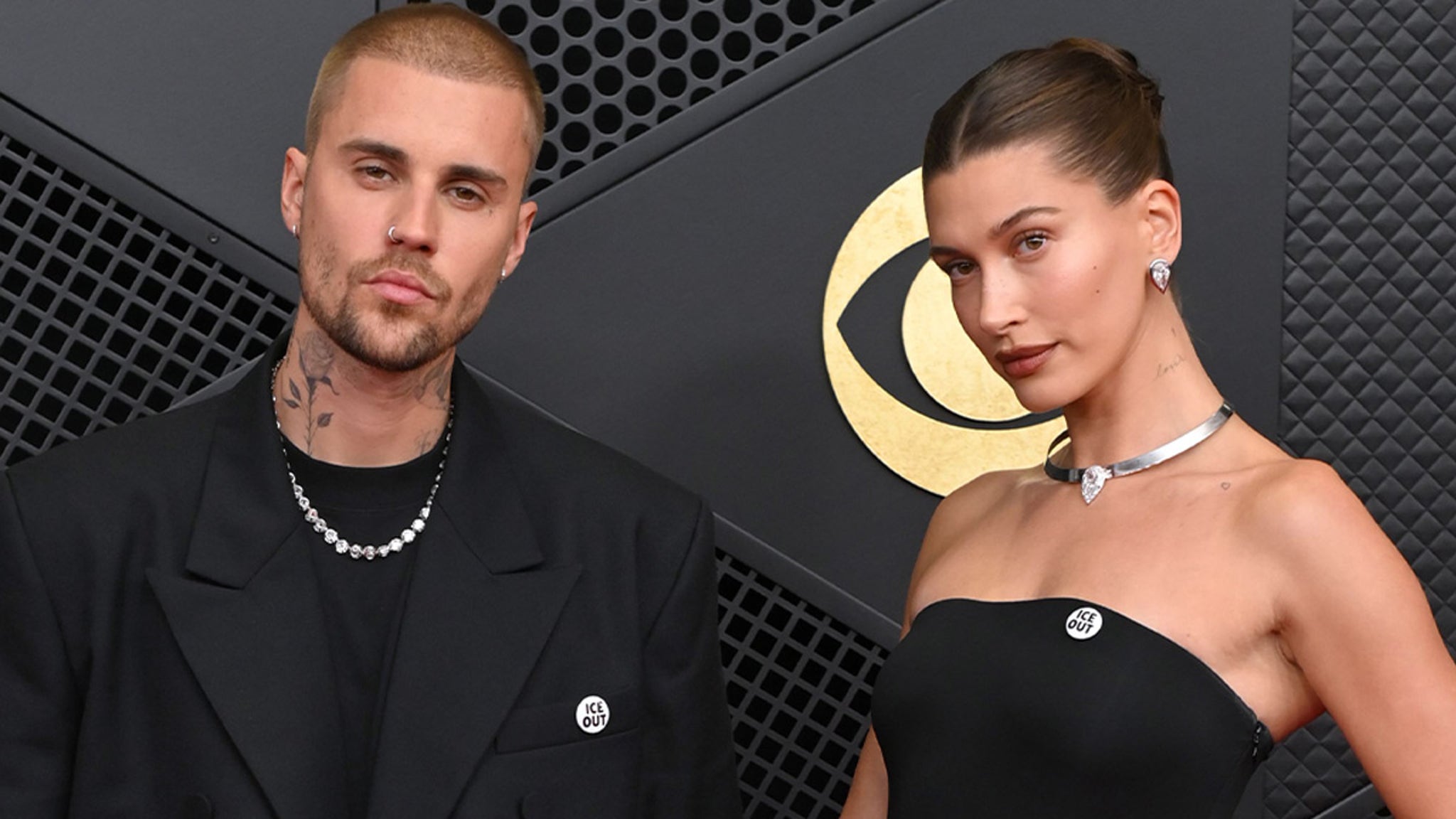 Justin și Hailey Bieber: O Apariție Remarcabilă pe Covorul Roșu cu un Mesaj Politic Justin și Hailey Bieber au atras atenția tuturor la premiile Grammy din acest an, nu doar prin stilul lor vestimentar, ci și prin mesajul pe care l-au transmis