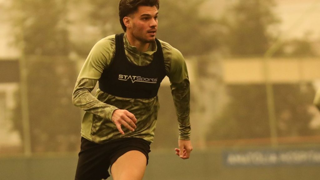 Hagi și Ianis, în prim-plan la meciul Boluspor – Alanyaspor Meciul dintre Boluspor și Alanyaspor promite să fie o întâlnire palpitantă în cadrul ligii turcești, cu un accent special asupra lui Ianis Hagi, tânărul internațional român