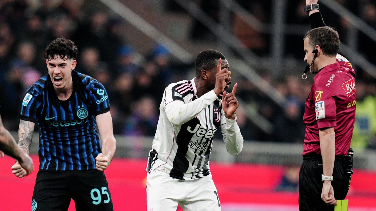 Juventus pierde din atacul defensiv: Fundaș suspendat pentru comportament controversat Fundașul echipei Juventus, o figură esențială pe teren, va sta o etapă pe tușa competiției din cauza unei eliminări controversate în urma unui meci tensionat din Serie A