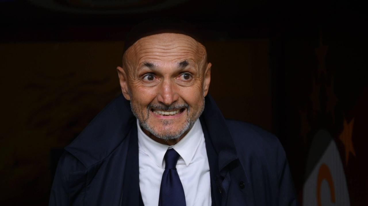 Juventus, eliminată surprinzător de Galatasaray în play-off-ul Champions League Juventus a avut parte de un start de sezon destul de frustrant, iar meciul din play-off-ul Champions League a accentuat incertitudinile din sânul echipei italiene