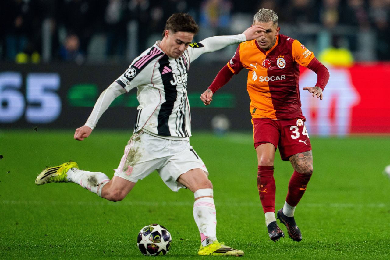 Runda finală a grupelor: Patru echipe pregătite pentru duelurile eliminatorii Fotbalul european își va desfășura magia în optimile de finală ale UEFA Champions League, după ce ultimele patru echipe și-au asigurat locurile în această fază intens disputată a competiției