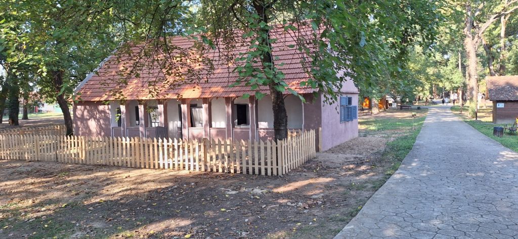 Președintele Consiliului Județean Timiș, Alin Nica, a ieșit recent în apărarea lui Radu Trifan, directorul Muzeului Satului Bănățean, după acuzațiile formulate de angajați asupra comportamentului său