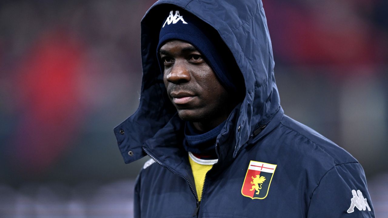 Mario Balotelli, victima rasismului la Al-Ittifaq: O reacție furioasă pe rețelele sociale Mario Balotelli a trăit un moment de coșmar în Arabia Saudită, la doar a doua sa apariție pe terenul de fotbal pentru echipa Al-Ittifaq