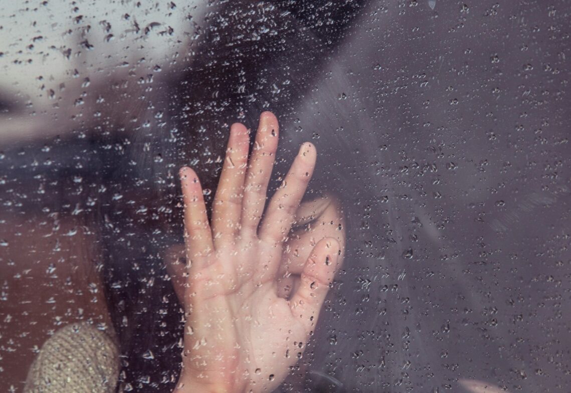 Percheziții în Maramureș și Satu Mare într-un dosar de viol și agresiune sexuală ce implică un cadru didactic Autoritățile din Maramureș și Satu Mare au demarat, vineri, o serie de percheziții domiciliare în cadrul unui dosar penal complex, ce vizează acuzații grave de viol și agresiune sexuală