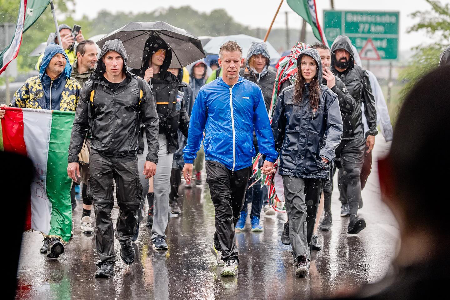 Tisza, partidul de opoziție din Ungaria, își anunță ambițiile de reformă majoră: impozit pe avere, adoptarea euro și integrarea fermă în UE și NATO O nouă propunere de politică ostentativă a zguduit scena politică din Ungaria, în contextul în care partidul de opoziție Tisza și-a declinat recent planul electoral ce cuprinde măsuri radicale, menite să întărească poziția țării în Europa și să aducă o schimbare profundă în sistemul fiscal național