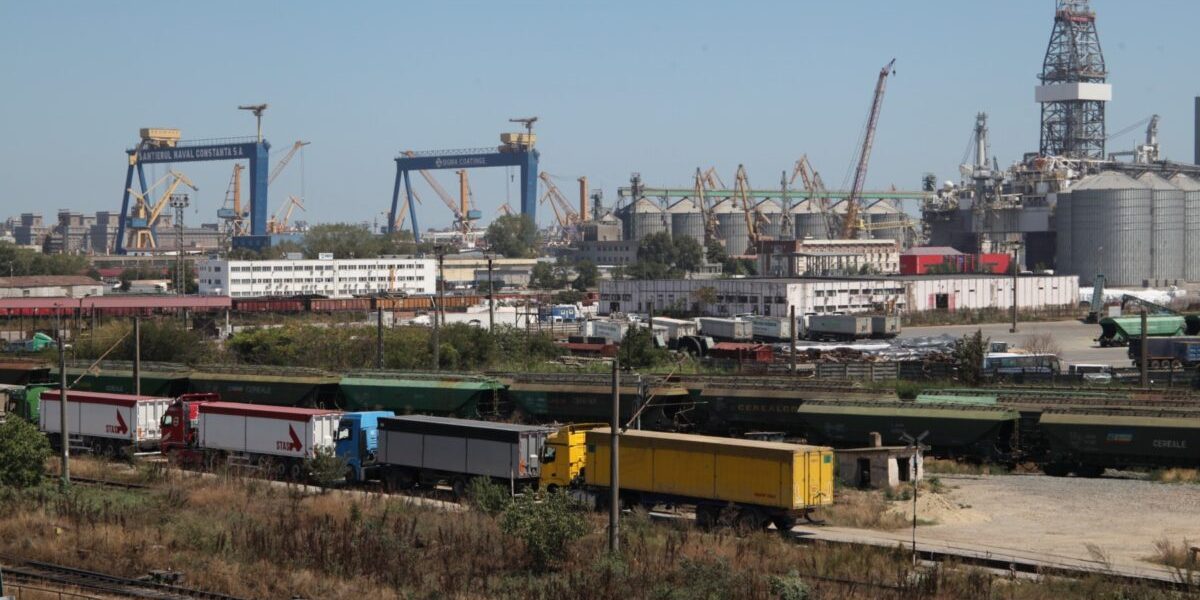 portul-constanta-remorchere-cargo-nave-vapoare-cereale-cale-ferate-port-dane-transport-containere-ma.jpeg - ReactiveNews