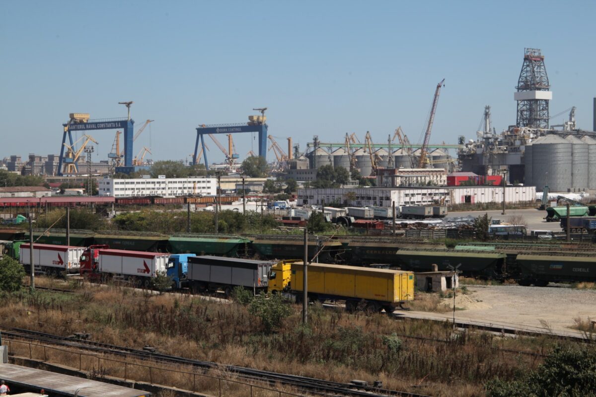Un incident feroviar produs în Portul Constanța a generat alarmă în rândul autorităților și personalului feroviar, după ce un mecanic de locomotivă a fost depistat sub influența alcoolului în momentul producerii evenimentului