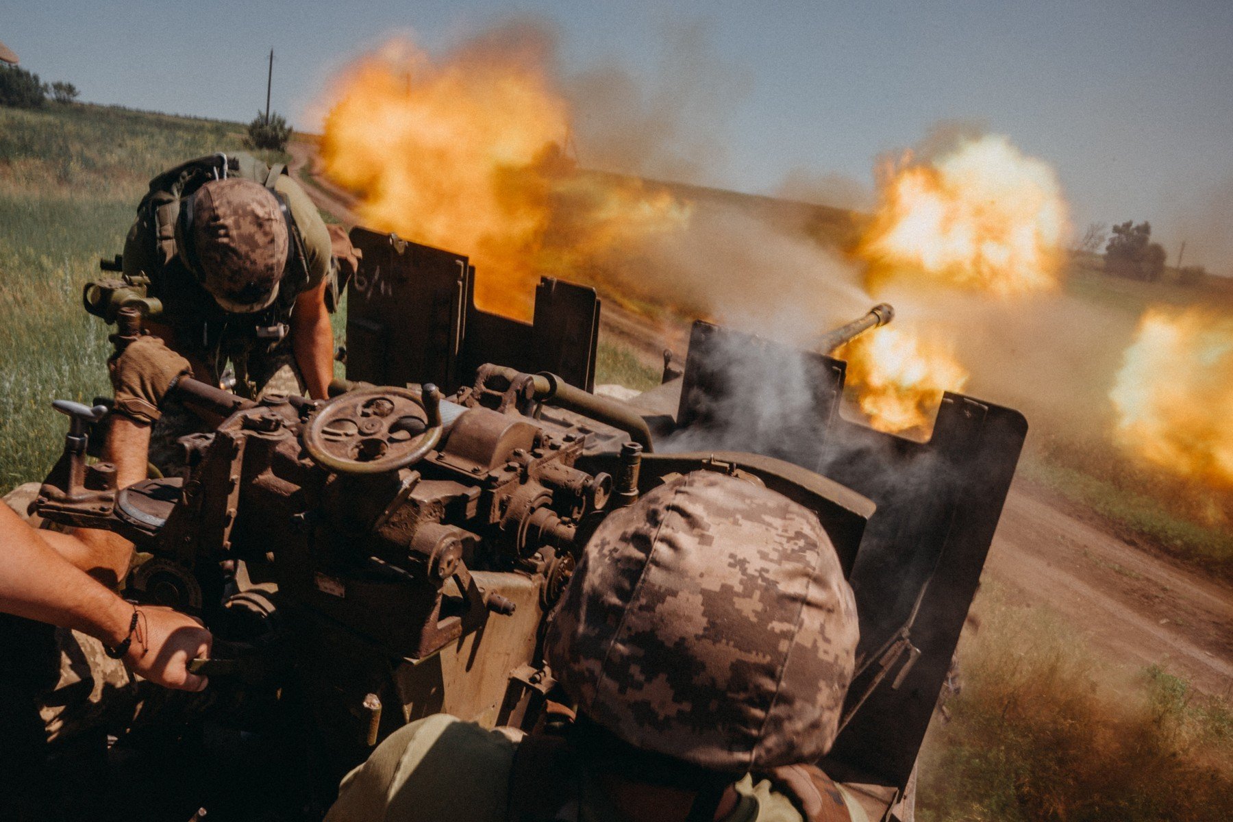 Germania și Ucraina consolidează cooperarea militară printr-un acord de instruire Decizie emblematică în contextul războiului din Ucraina: miniștrii apărării ai Germaniei și Ucrainei au semnat vinerea trecută un acord menit să intensifice colaborarea bilaterală în domeniul apărării