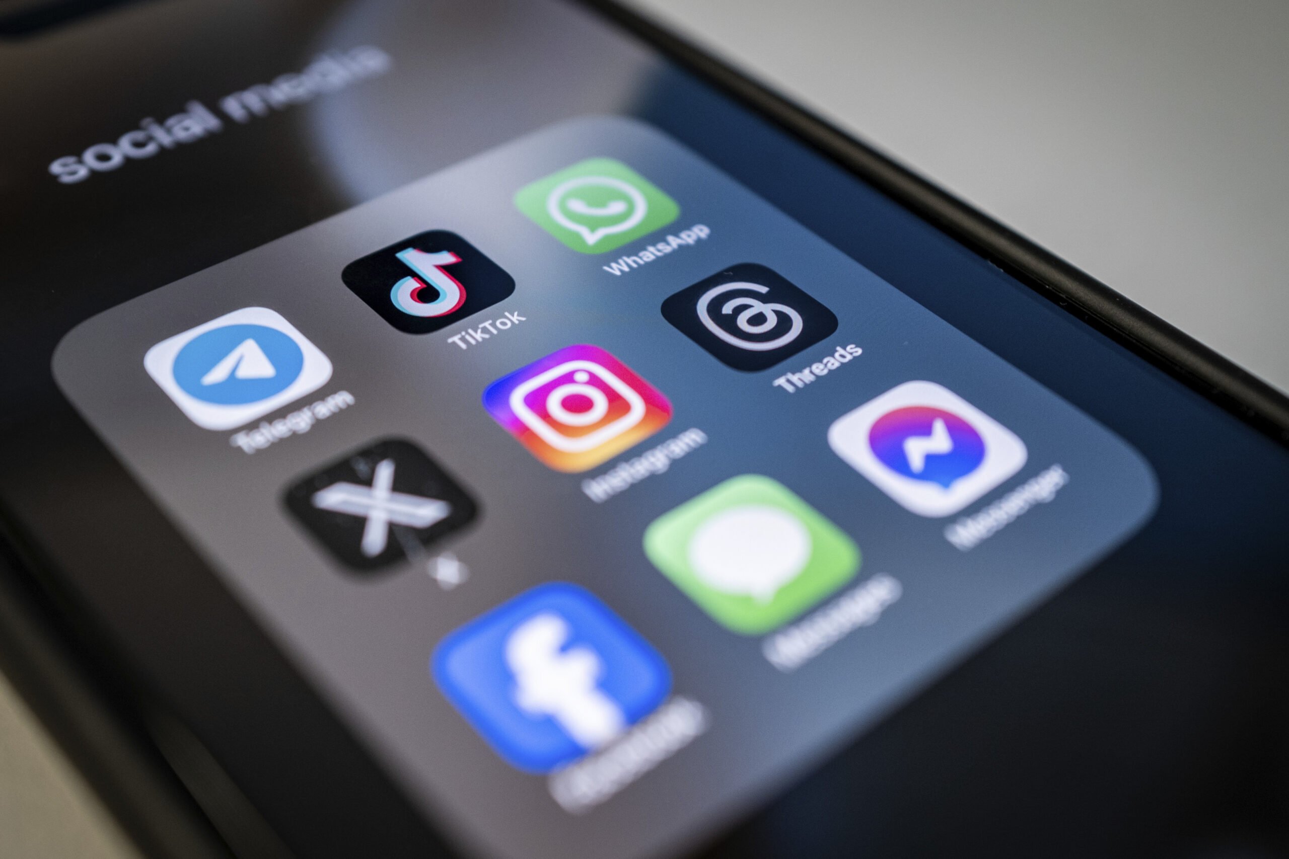 Grecia se pregătește să interzică social media pentru minorii sub 15 ani, o măsură radicală menită să limiteze impactul nociv al mediului digital asupra tinerilor, conform unei surse guvernamentale de rang înalt