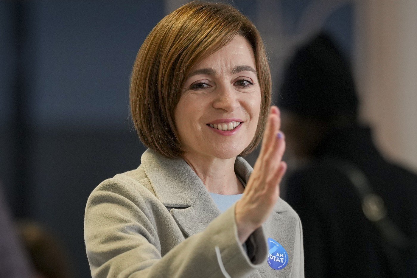 Maia Sandu: Necesitatea unei coaliții de apărare împotriva atacurilor hibride ale Rusiei, într-o lume în continuă instabilitate Președinta Republicii Moldova, Maia Sandu, subliniază într-un interviu exclusiv că țara sa trebuie să-și întărească eforturile de apărare în fața amenințărilor hibride tot mai complexe și coordonate ale Rusiei