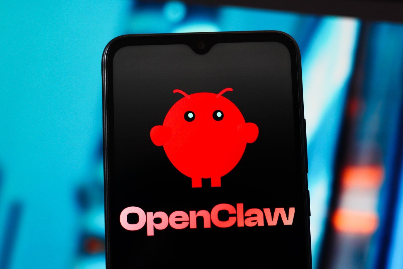 OpenClaw devine noul superstar al AI-ului open-source, stârnind controverse și entuziasm în egală măsură la începutul lui 2026 Într-un peisaj tehnologic în continuă evoluție, Agenții AI open-source precum OpenClaw sfidează limitele și așteptările, trăgând după ele atenția internațională și provocând o dezbatere acută despre viitorul automatizării și al relației om-mașină