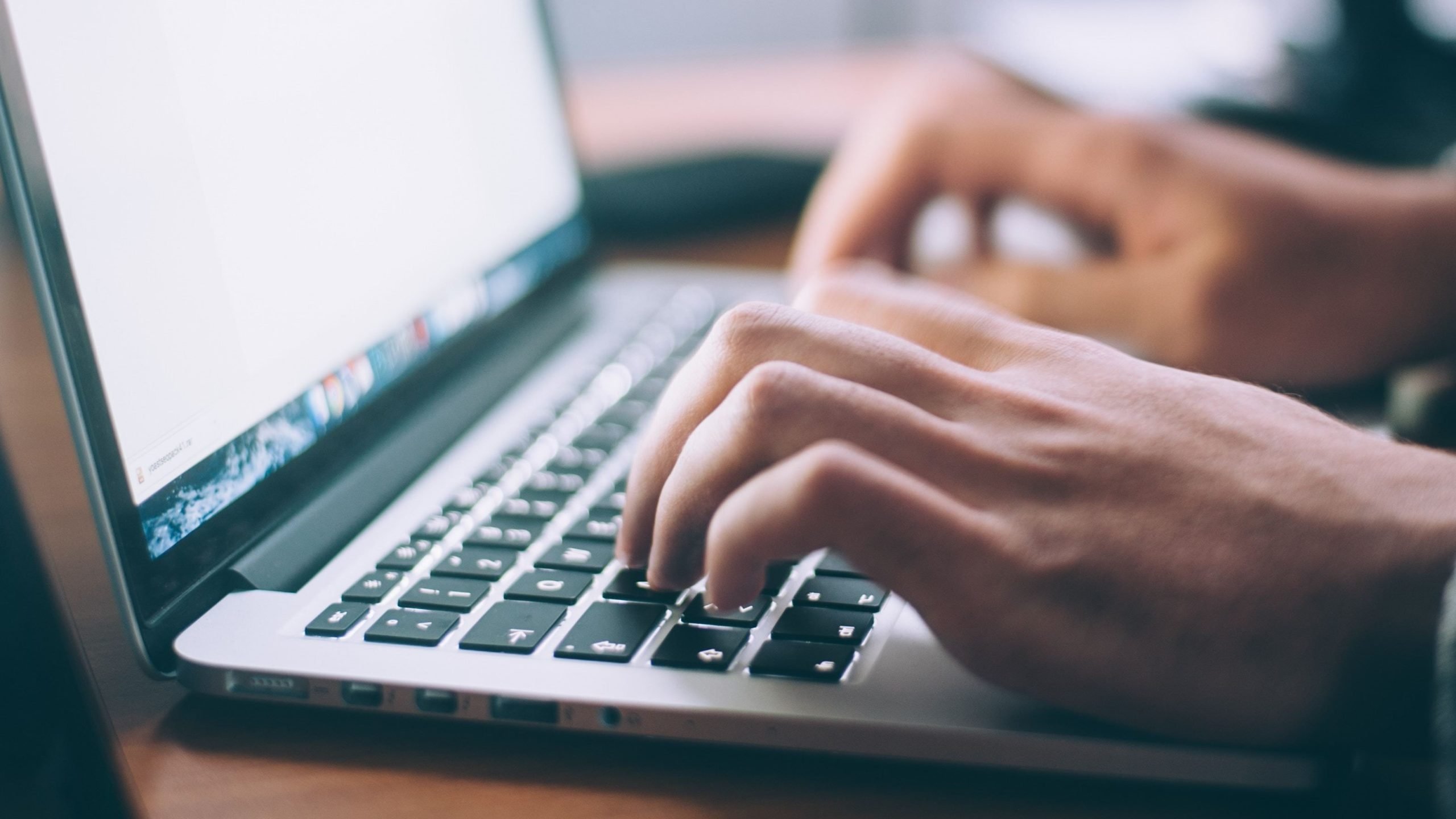 Keychain, passkeys și riscurile capcanelor autofill