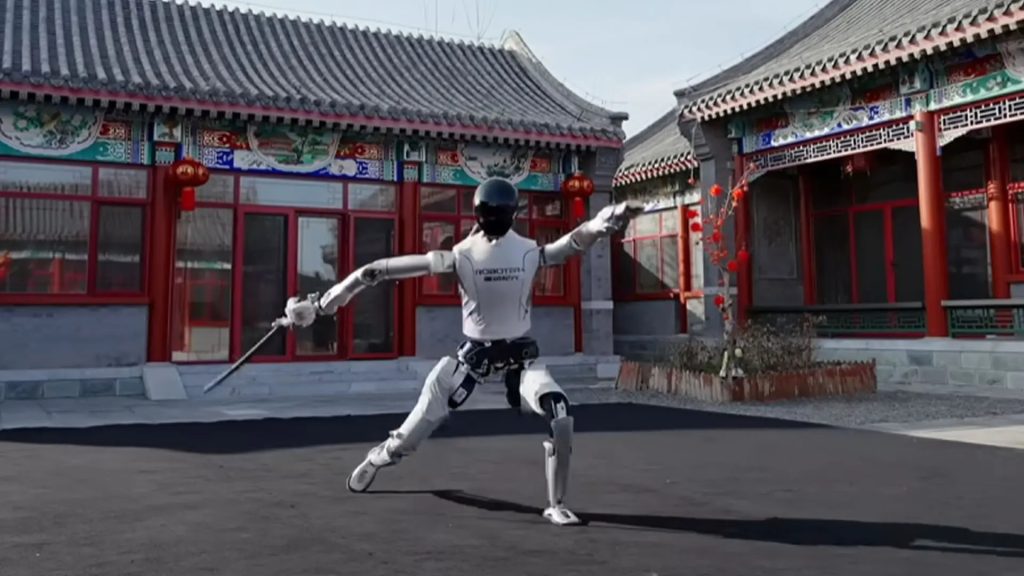 Un robot umanoid chinez spectaculos a demonstrat, recent, o performanță impresionantă prin interpretarea unui dans tradițional cu sabie, într-un moment marcat de simbolism și tehnologie avansată