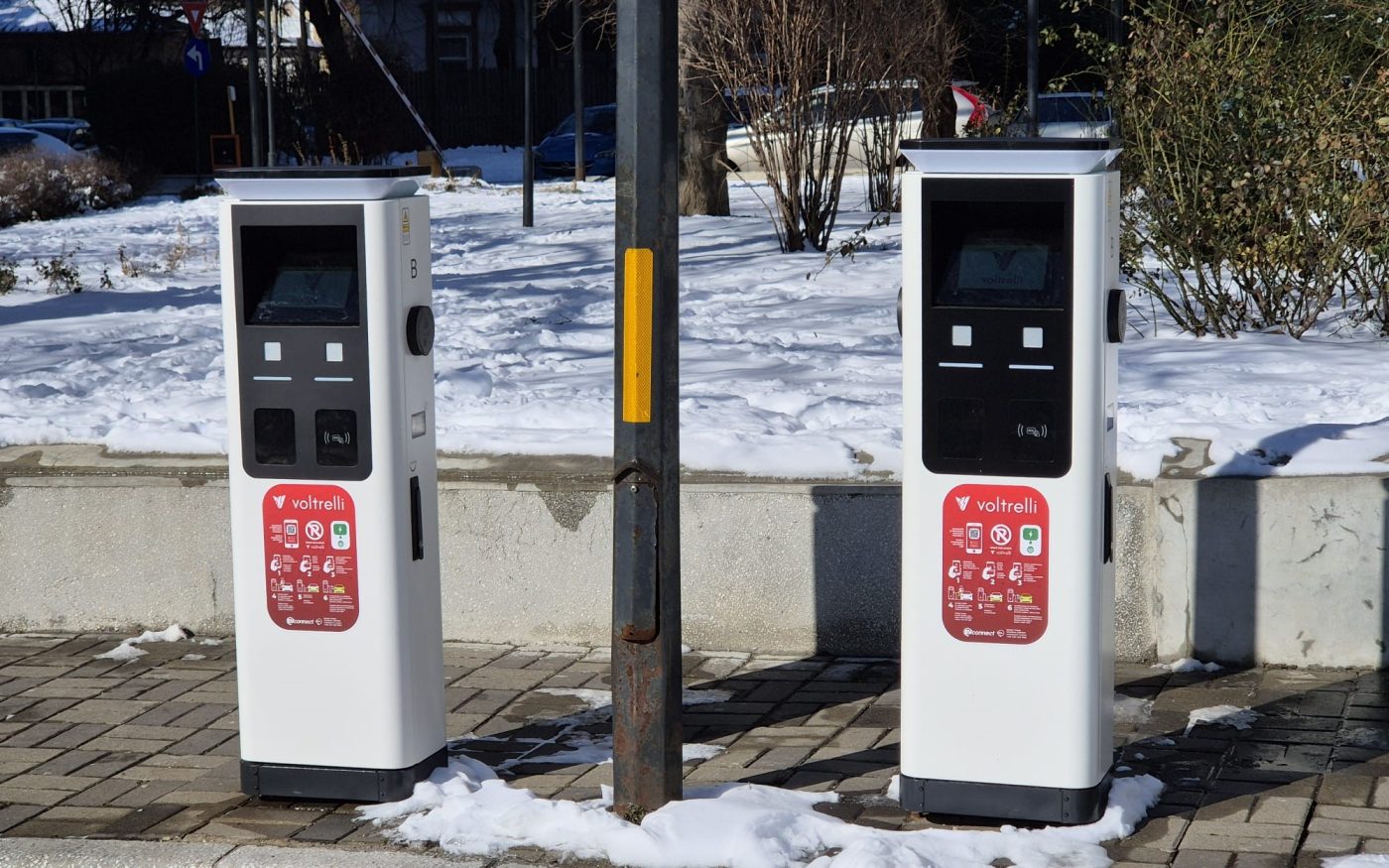 Primăvara aduce România un pas semnificativ în direcția mobilității sustenabile în Sectorul 1 din București, unde au fost instalate nouă stații de încărcare pentru mașini electrice